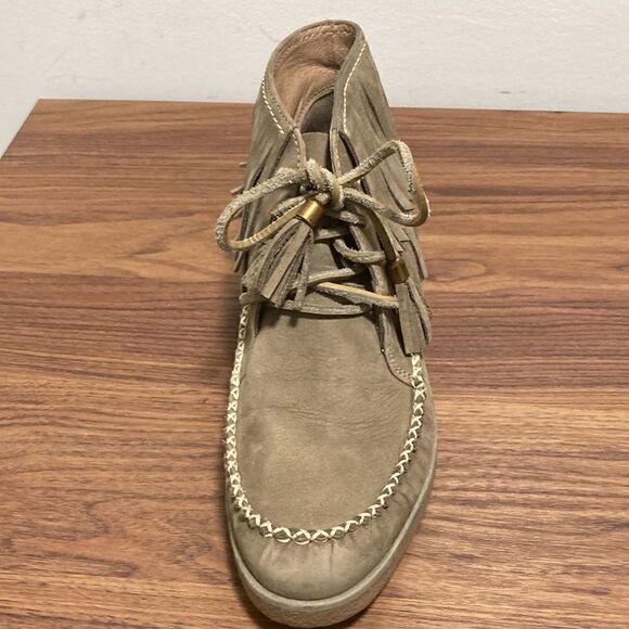 UGG Caleb Lace Up Fringe Leather Woman’s Moccasins. Size 9. - Picture 5 of 10